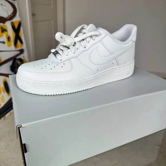 Brand new never been worn NIKE AIR FORCE 1’S MEN SIZE’s 9-10-11